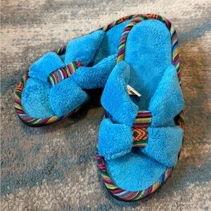 Women's size 8.5-9 Isotoner Slippers